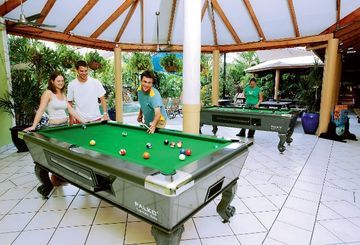 Bohemia Cairns